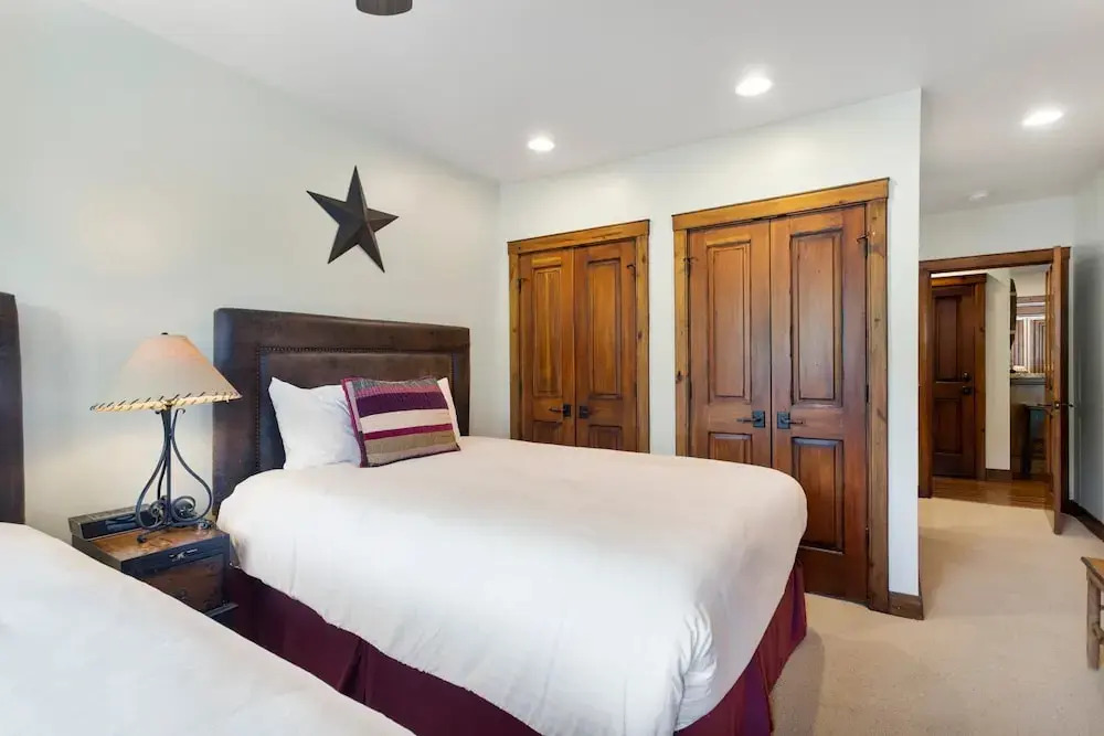 Trail's End Lodge at Deer Valley Resort - Two Bedroom Residence with Den and Spa #202 2 Condo