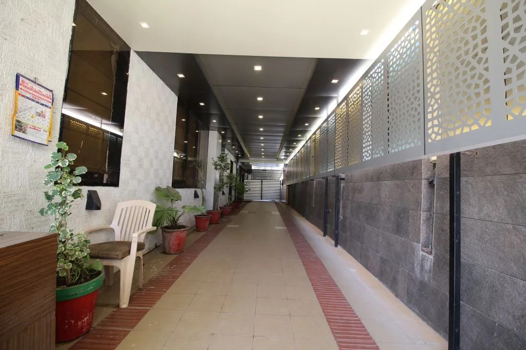 FabHotel La 365 Navrangpura