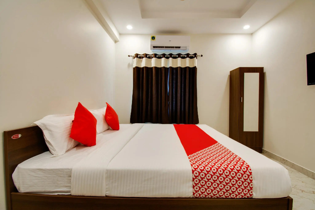 OYO 61576 Lavish Suites