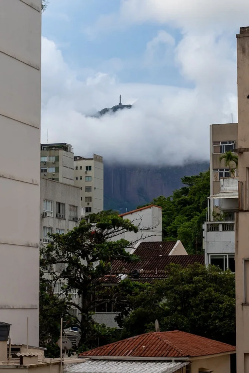 7 Minutes From Ipanema Beach Bt302b