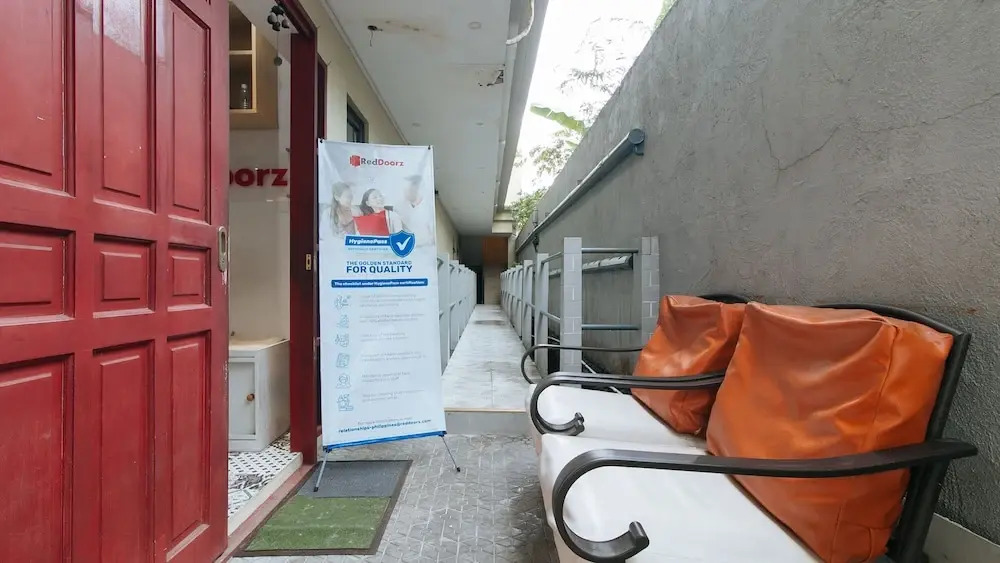 RedDoorz Plus @ Ruby Las Pinas Weekly Stay