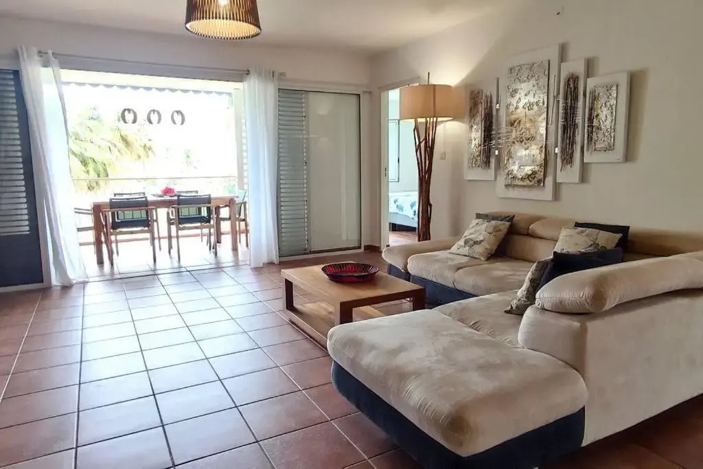 Ti Punch Appartement pied dans l'eau avec piscine