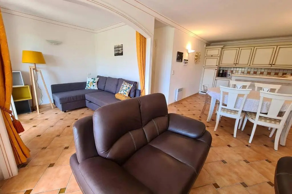 Appartement climatisé les Lavandiers 6 personnes piscines