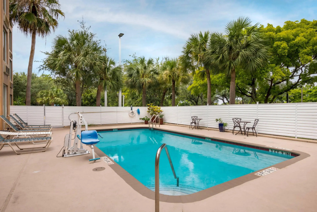 Comfort Inn & Suites Fort Lauderdale West Turnpike
