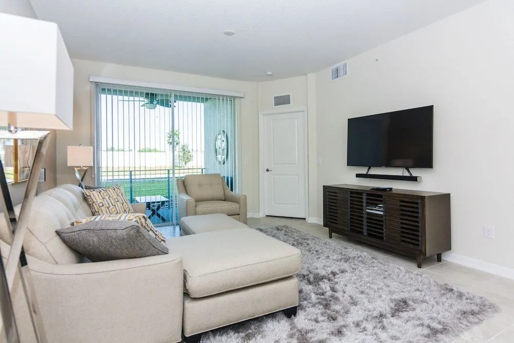 Family  Apartment at Storey Lake 272969