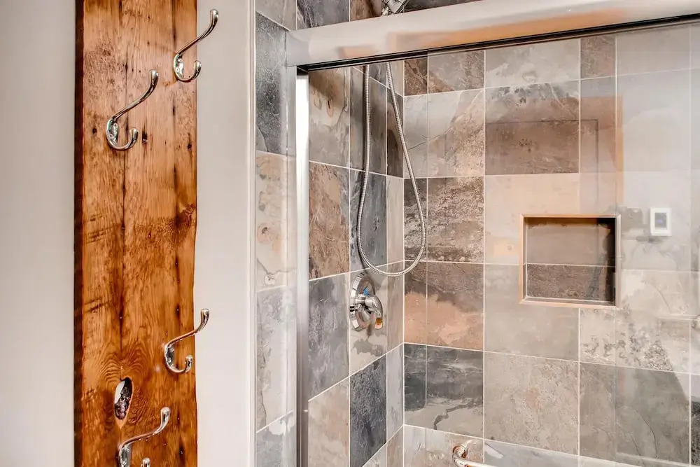 385 Moonshine Crescent by Okanagan Premier