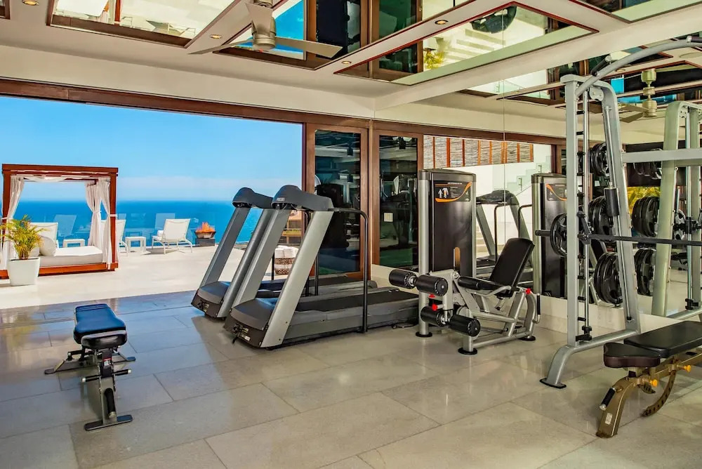 Spectacular Modern Luxury and Exceptional Amenities at Mantea Casa Cabo in Pedregal
