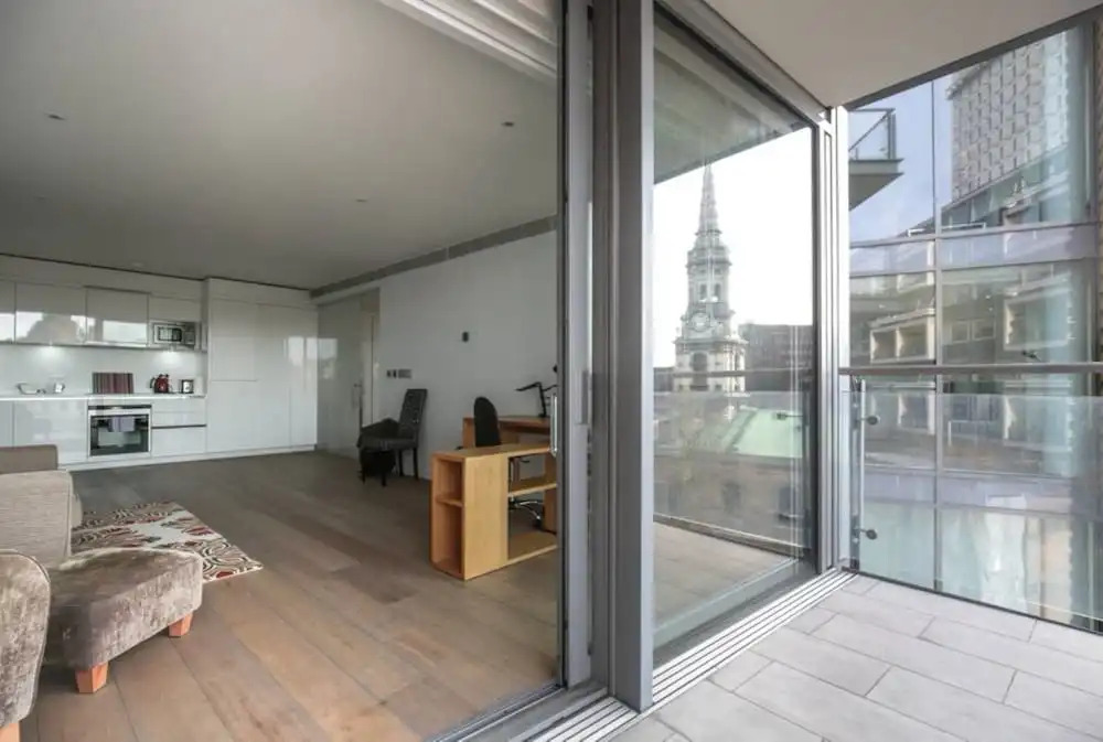 Modern 1 Bed in the Perfect Location- Very Central