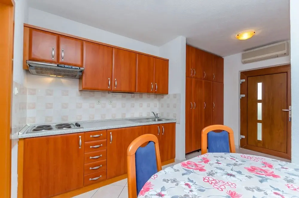 Apartments Milivoj