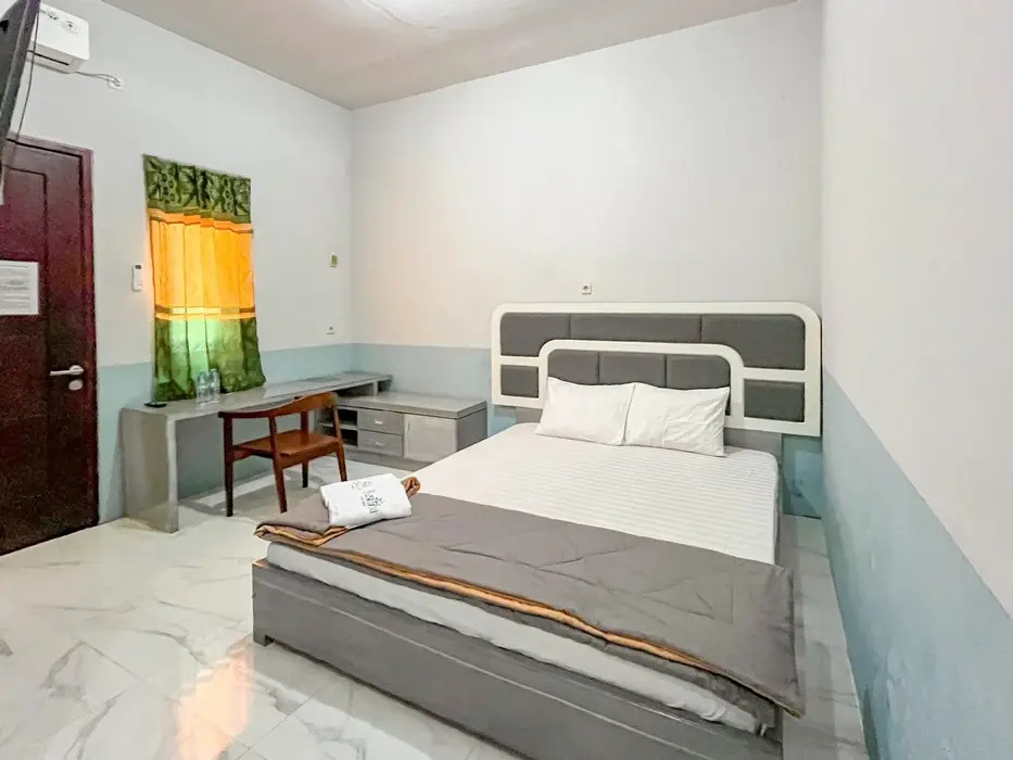 Kusuma Guest House Jombang RedPartner near Station Jombang