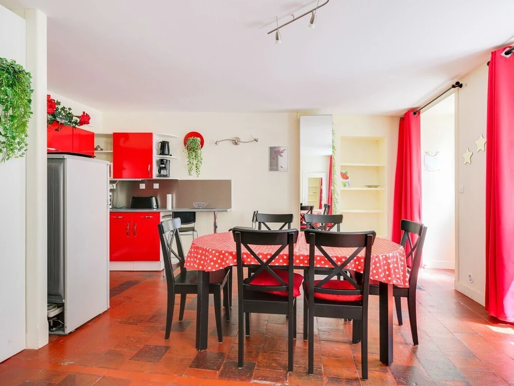 Lovely Apartment in Bayeux With Courtyard & Heating