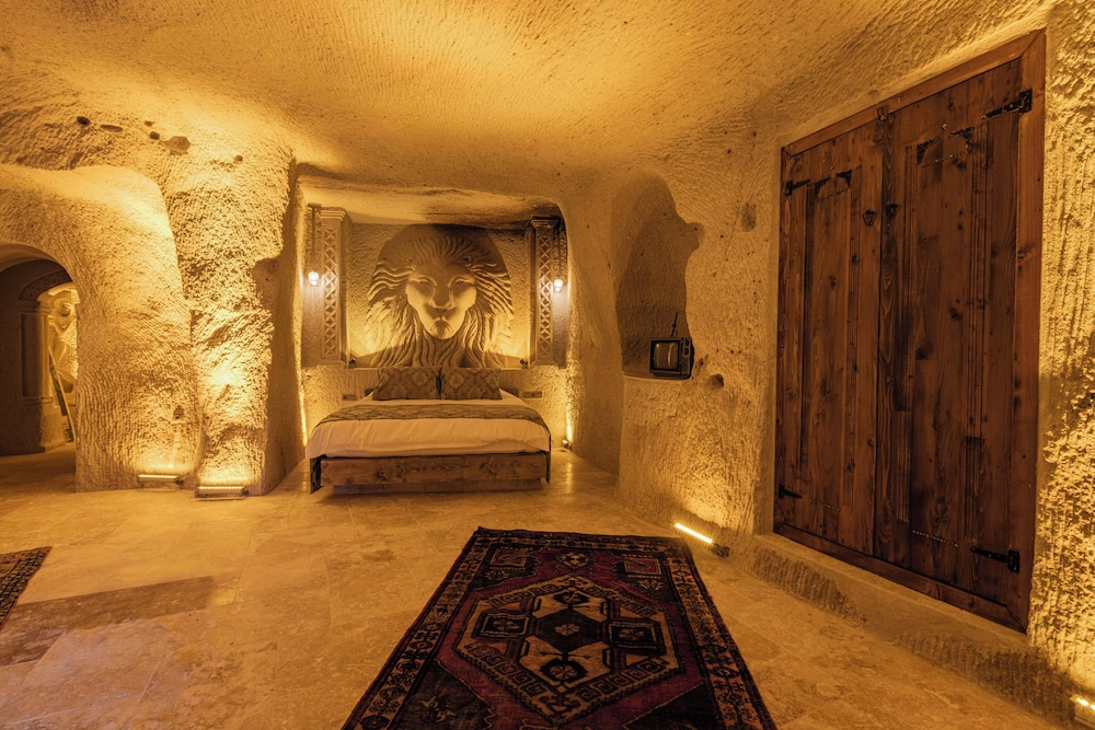 Tyana Cave House