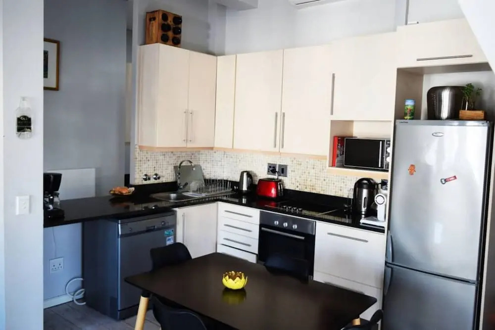 2 Bedroom Designer Apartment In Cape Town City Centre