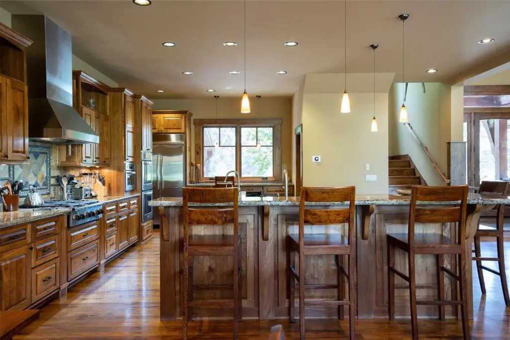 Luxury 4BD Residence on Old Greenwood Golf Course. Free Grocery Delivery