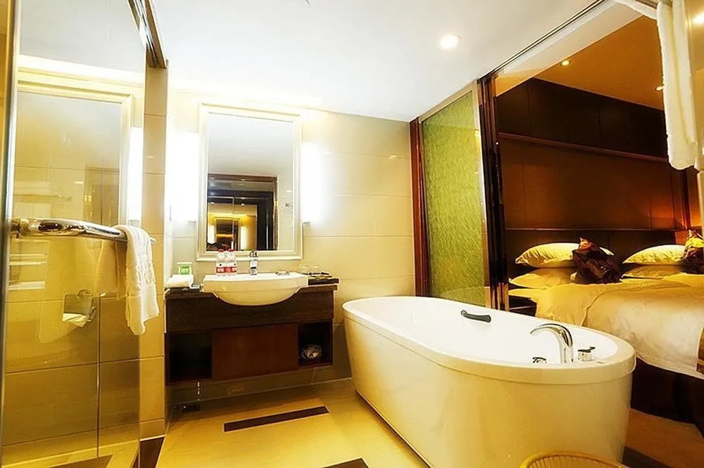 Hollyston Hotel