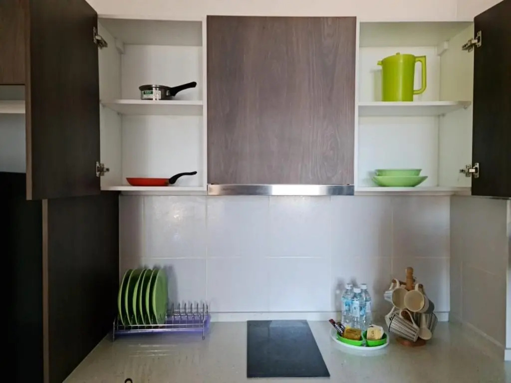Zulanie Suite Troika Residence, SPACIOUS AND COZY WITH POOL, Free Wifi & Netflix in Golden Triangle of Kota Bharu