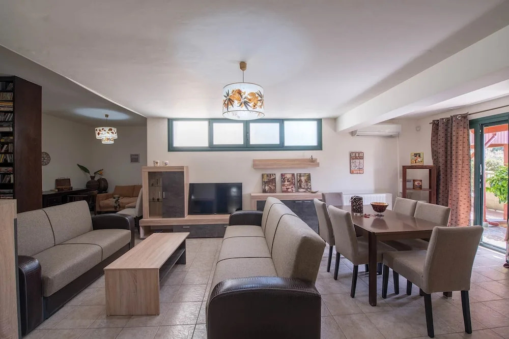This Wonderful Residence Offers a Great Experience for up to 10 People