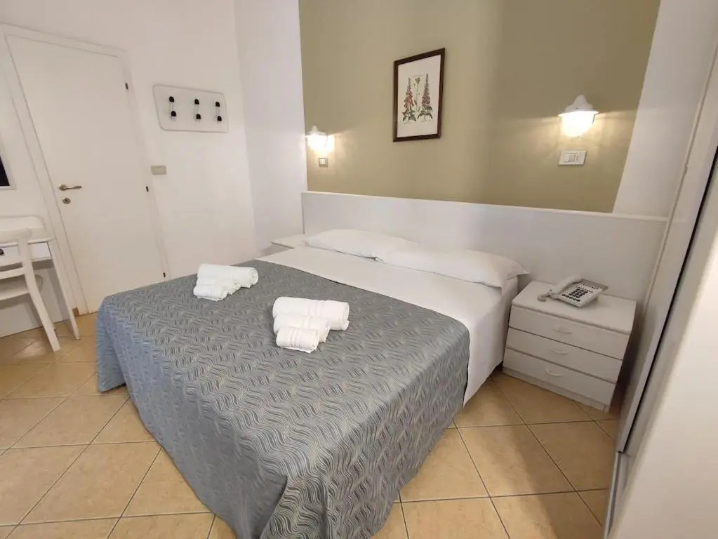 Hotel Athena