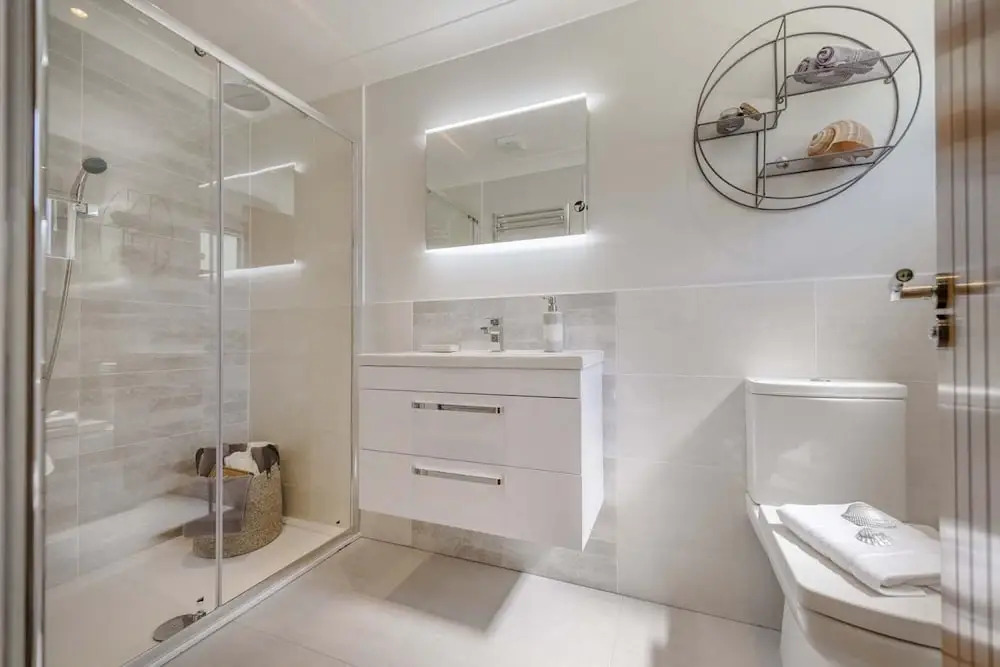Dewin Bach - Luxury Lodge, Hot Tub, Close to Beach