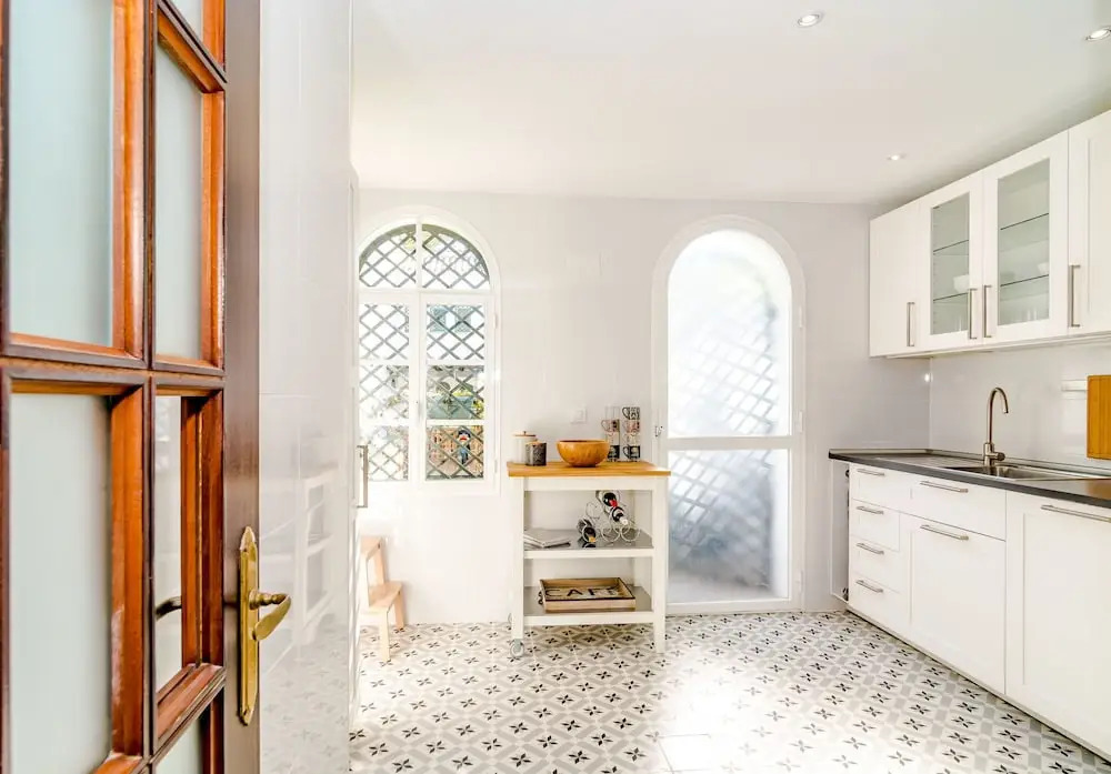 SE-Spacious townhouse in Nueva Andalucia Roomservice