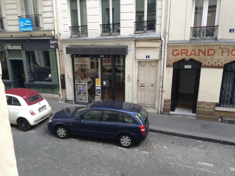 Studio in Paris, With Wonderful City View and Wifi