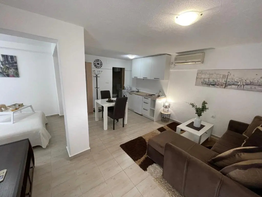 Apartments Pribilovic