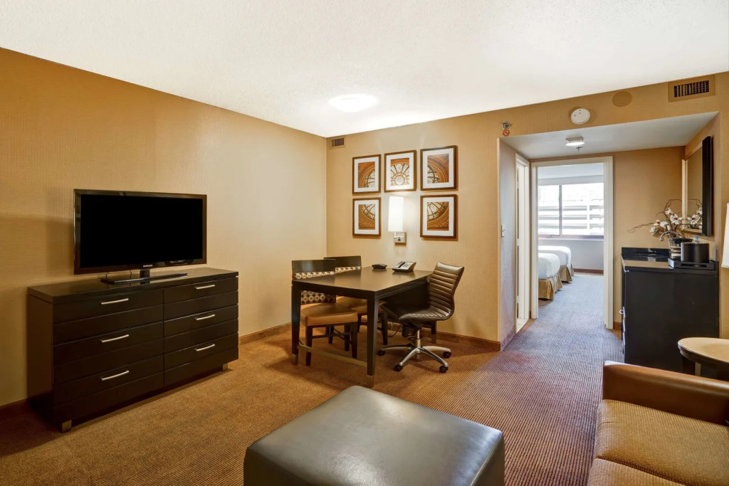 Embassy Suites Chicago - Downtown River North