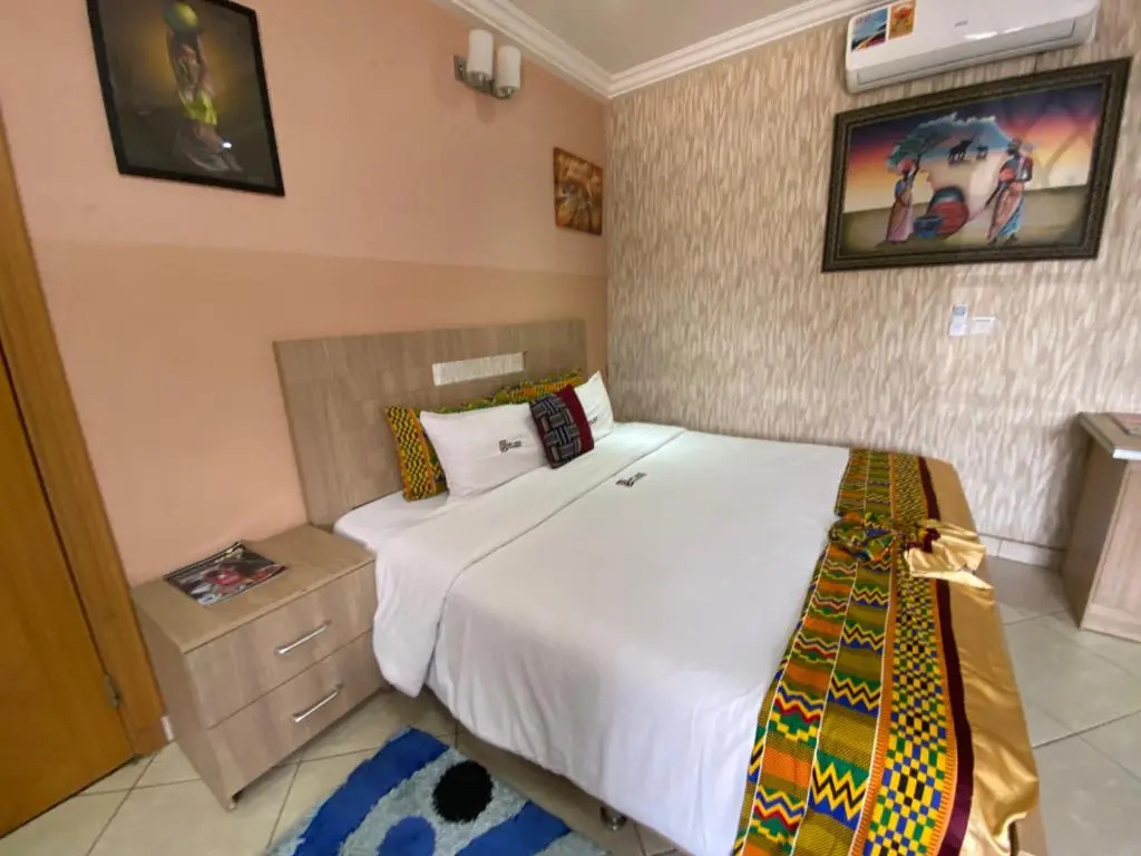 Bays Lodge, Accra