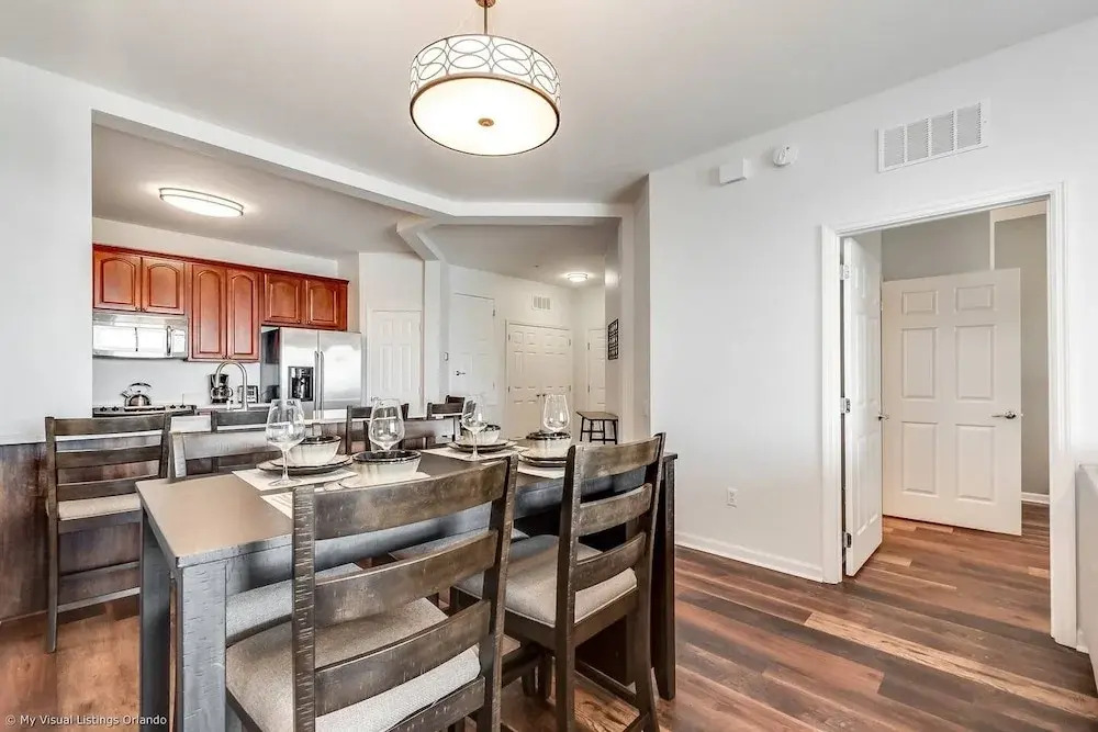 Enjoy Peaceful Lake View! Newly Decorated in Vista Cay - 3br/2b #3408