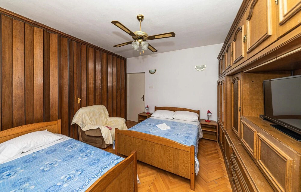 Beautiful Apartment in Trogir With Wifi and 2 Bedrooms