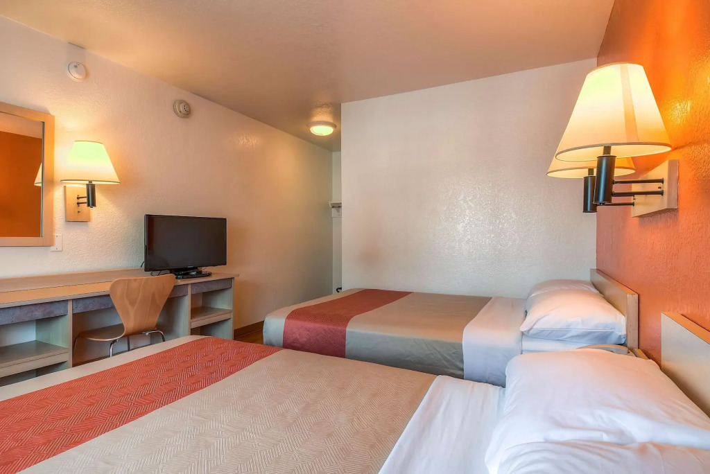 Motel 6-El Monte, CA - Los Angeles