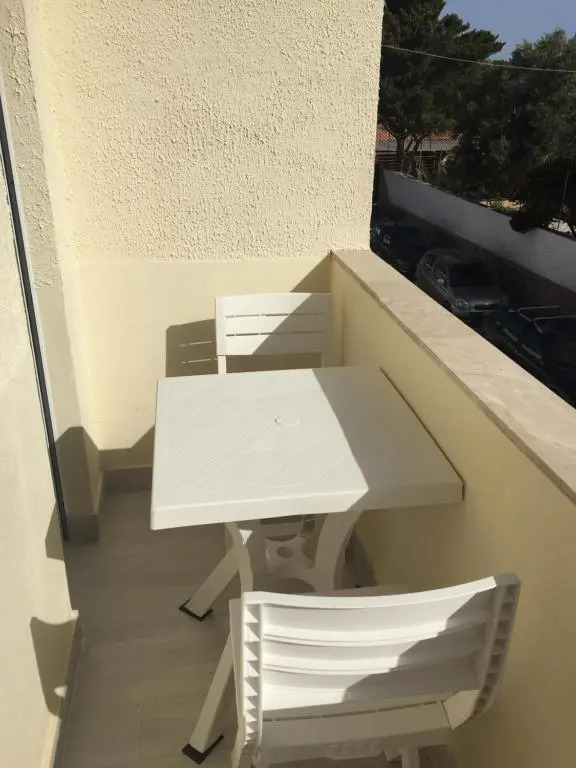 2 camere 50 passi dal mare