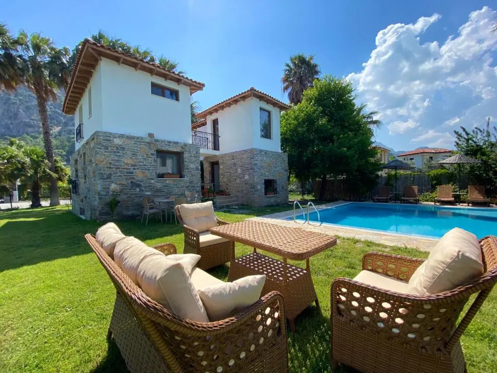 Villa Merry - 3BR Private Pool&Garden - 50m to River