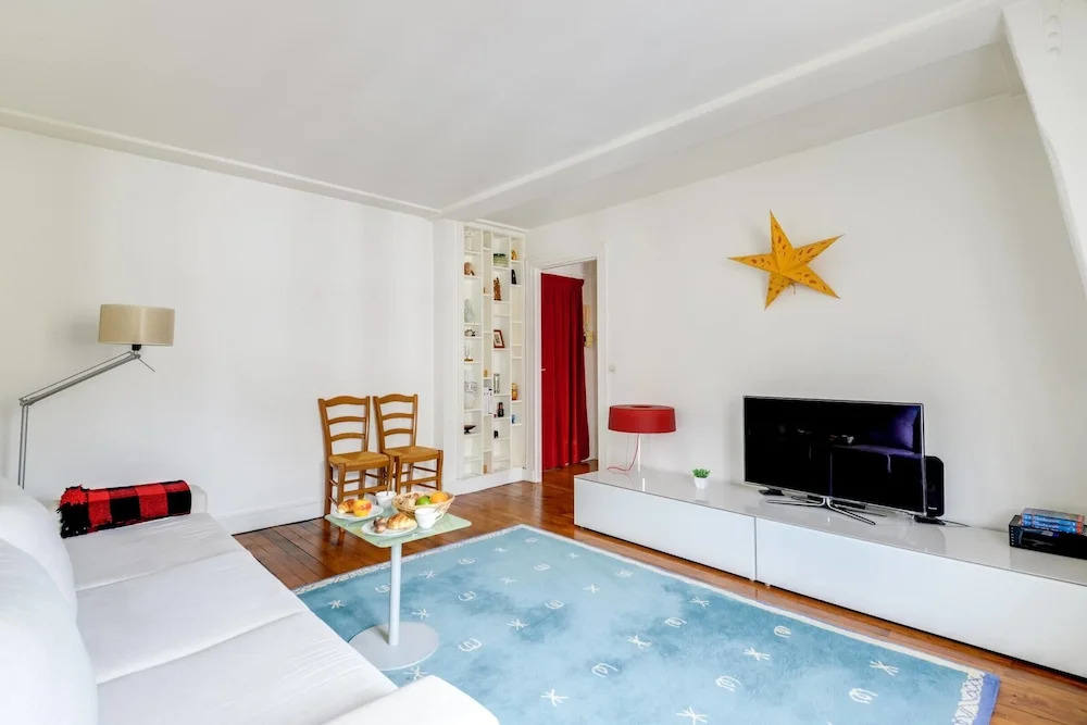 Comfy Apartment for 2 in Gare du Nord