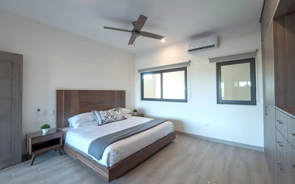 Cactus 1092 Oceanview Lux condo's w Rooftop Pool/Kitchens - Beach Access