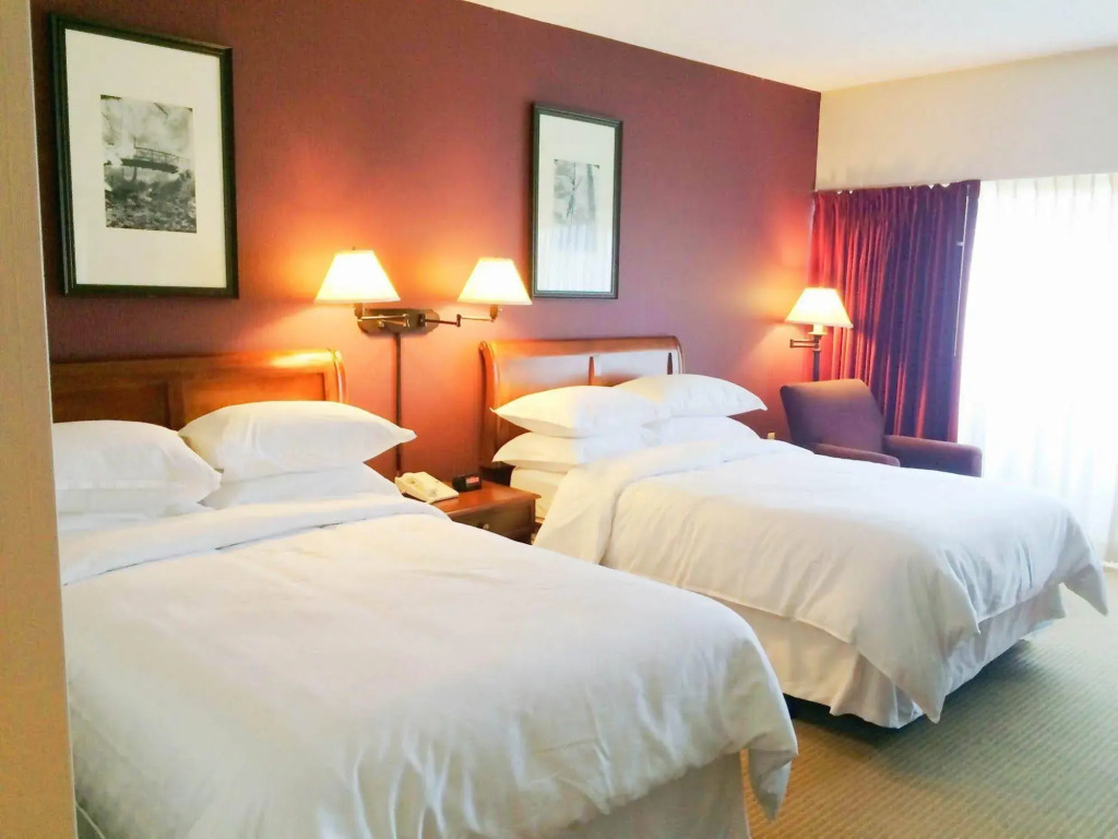 Sheraton Eatontown Hotel