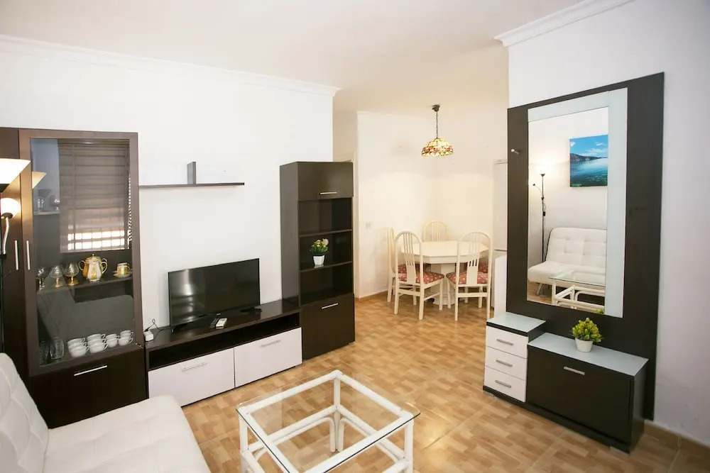 Center & White Town Apartment