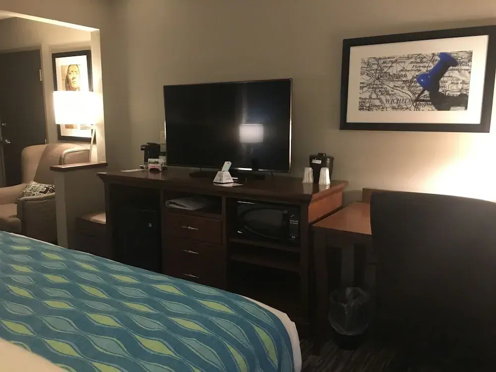 Country Inn And Suites Wichita Northeast