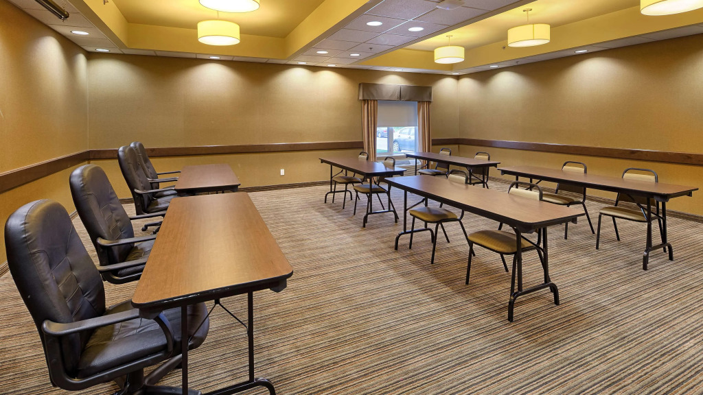 Best Western Plus Winnipeg West