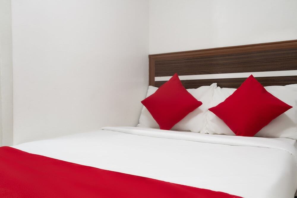 Circle-b Apartelle & Suites