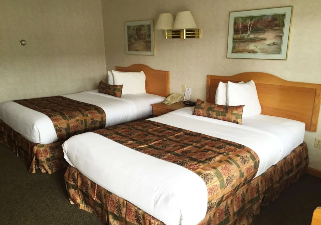 Adirondack Retreat Inn & Suites