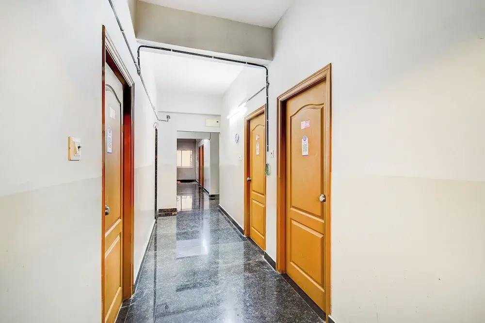 Fabhotel Golden Dreams