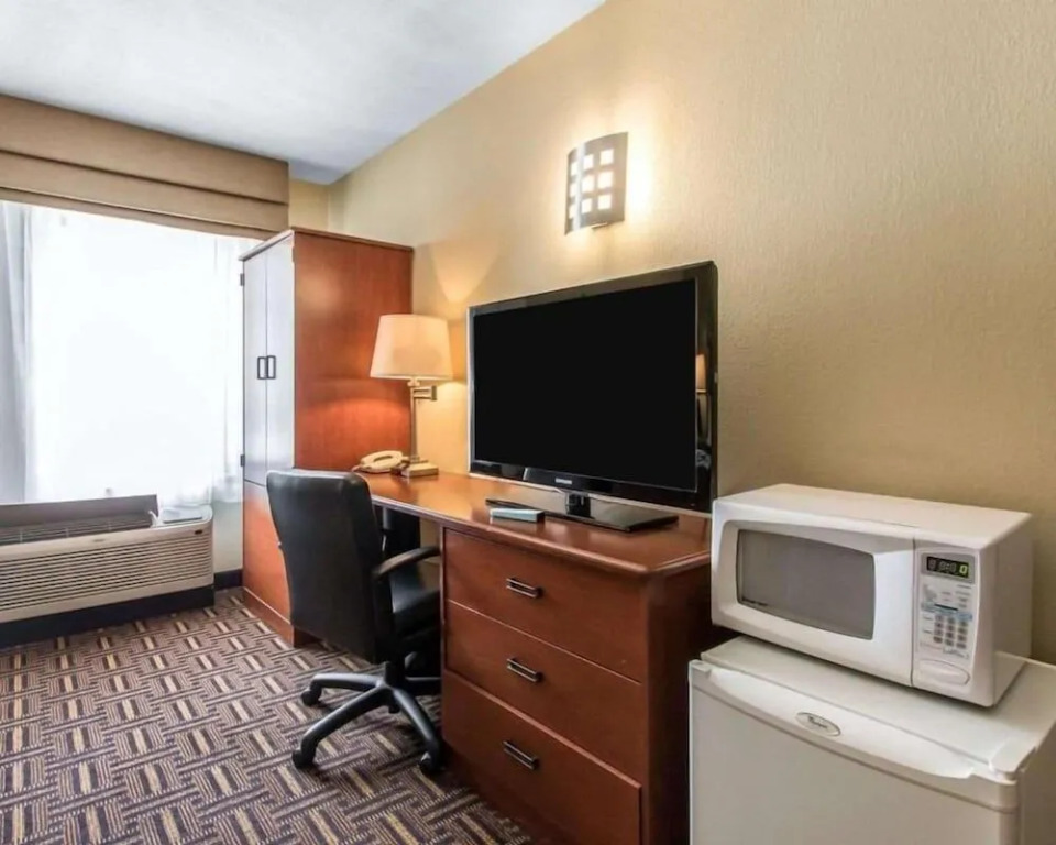 The Douillet by Demeure Hotels