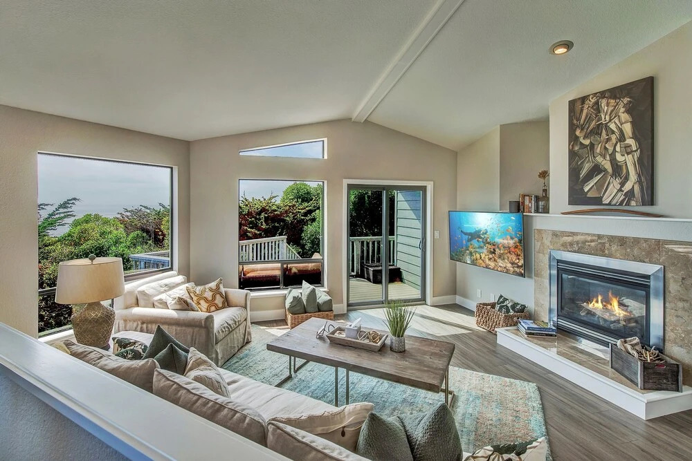 Stunning Ocean-view W/ Private Hot Tub 3 Bedroom Home