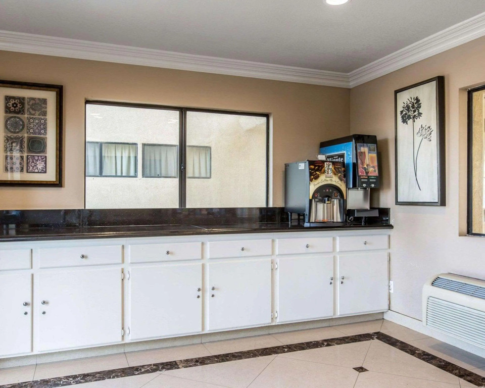 Rodeway Inn & Suites Inglewood