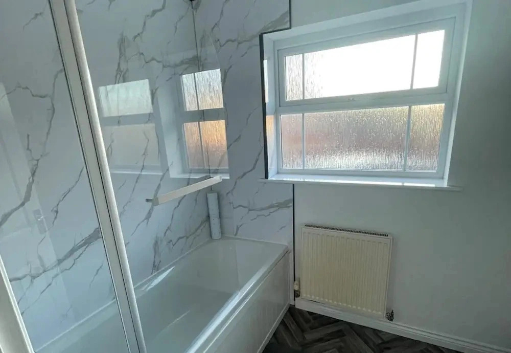 3-bed-sleeps 5 With Garden and Parking