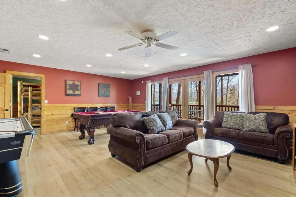 Above the Clouds, 4 Bedrooms, Pool Access, Private, Gaming, Sleeps 16
