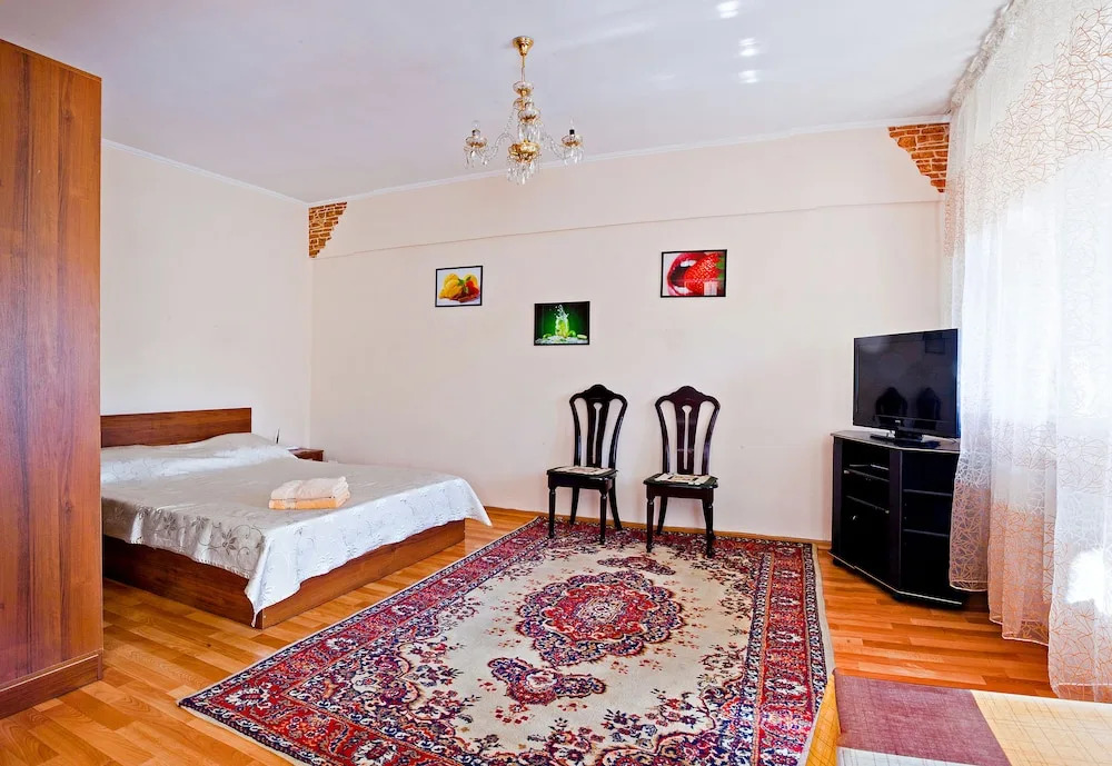 Lessor Apartments