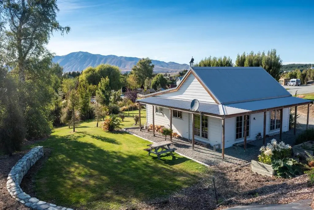 Lexis Lodge