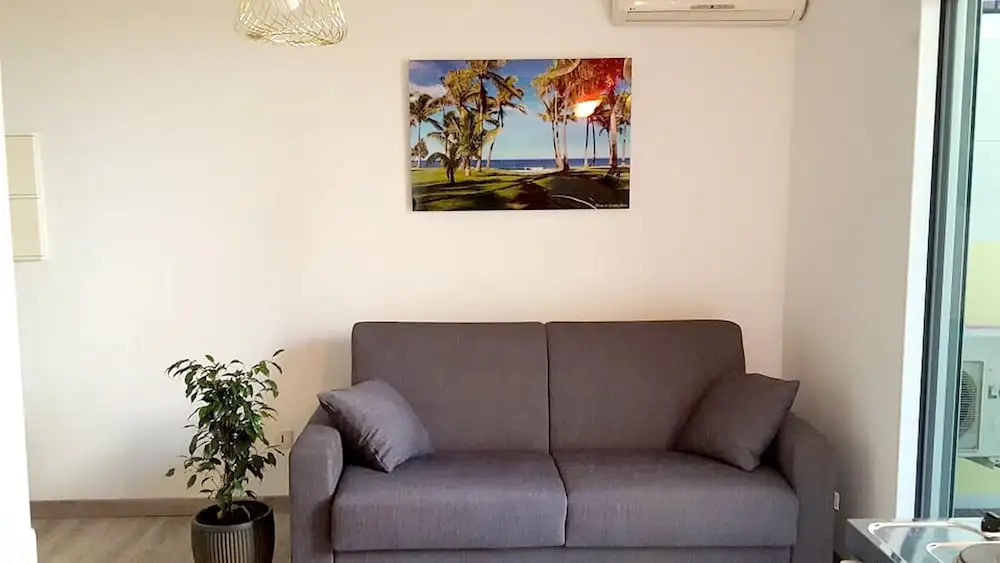 Studio In Saint Denis With Enclosed Garden And Wifi 34 Km From The Beach